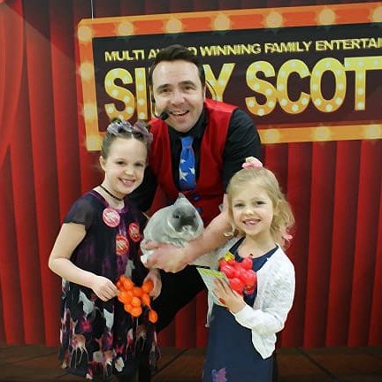 Childrens entertainer Portsmouth and Children's magician Silly Scott entertaining children